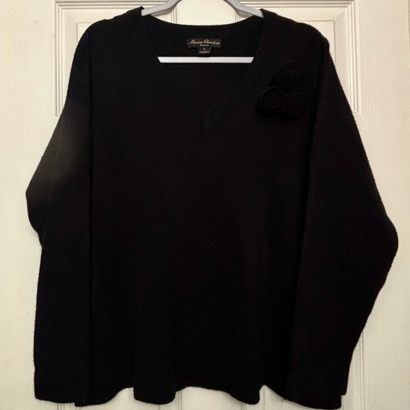 Black Womens V-Neck Sweater with Rosettes 1X EUC - Picture 16 of 16